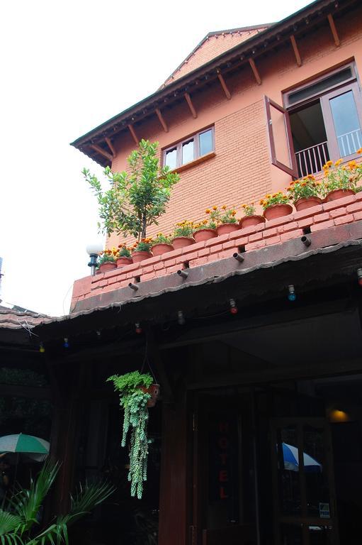 Mandap Hotel Kathmandu Buitenkant foto