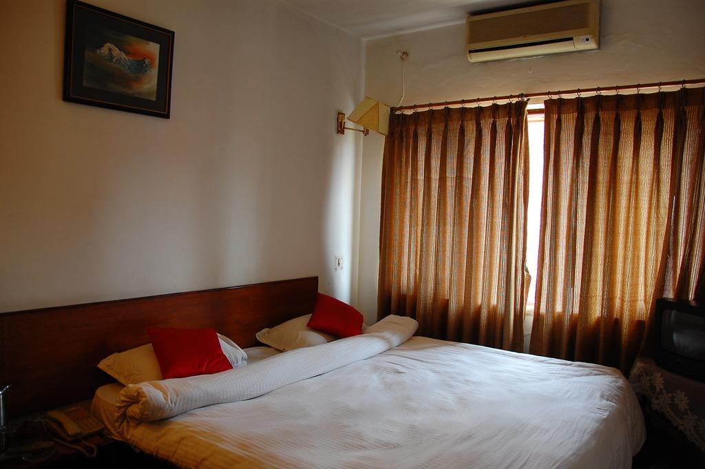 Mandap Hotel Kathmandu Buitenkant foto